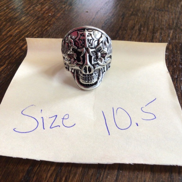 Lot of 8 heavy skull rings. Various sizes - Picture 2 of 9